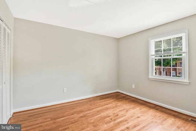 Building Photo - 10257 Friendship Ct