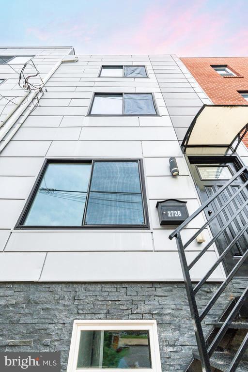 Building Photo - 2726 Edgemont St