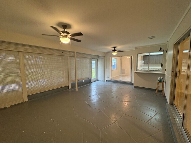 Building Photo - 210 Delido Ct