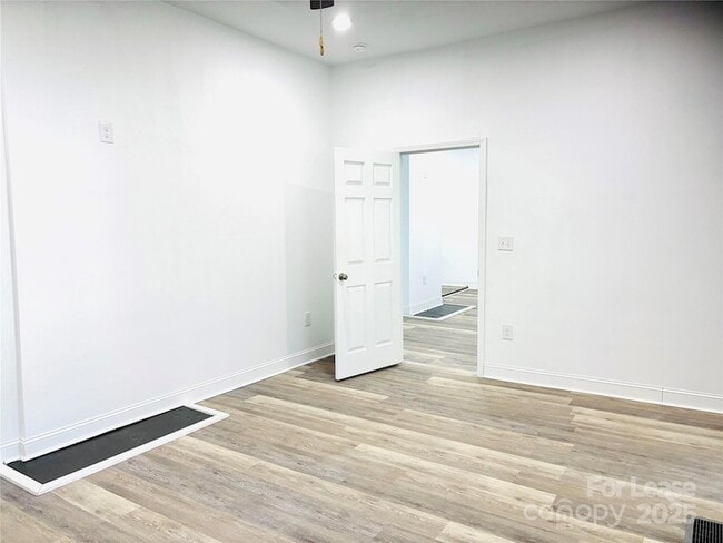 Building Photo - 243 S Crigler St