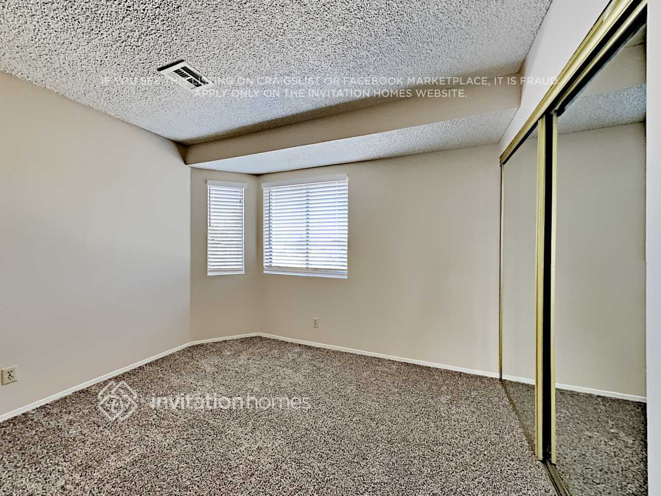 Building Photo - 122 Elegante Way