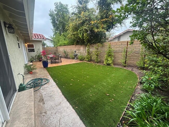 Building Photo - Stunning Single-Story 3-Bedroom Home with 3-Car Garage and Community Pool in Thousand Oaks!