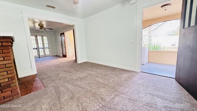 Building Photo - 215 Glenview Blvd