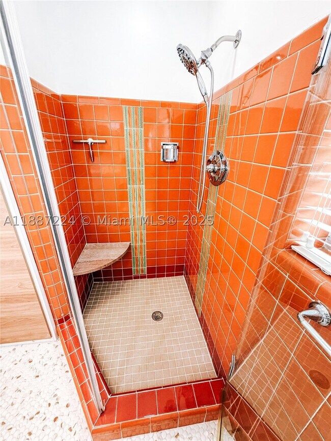 Building Photo - 425 NE 103rd St