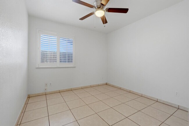 Building Photo - 3006 Mission Dr