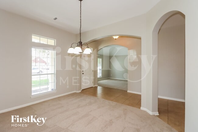 Building Photo - 8807 Rocky Knoll Ln