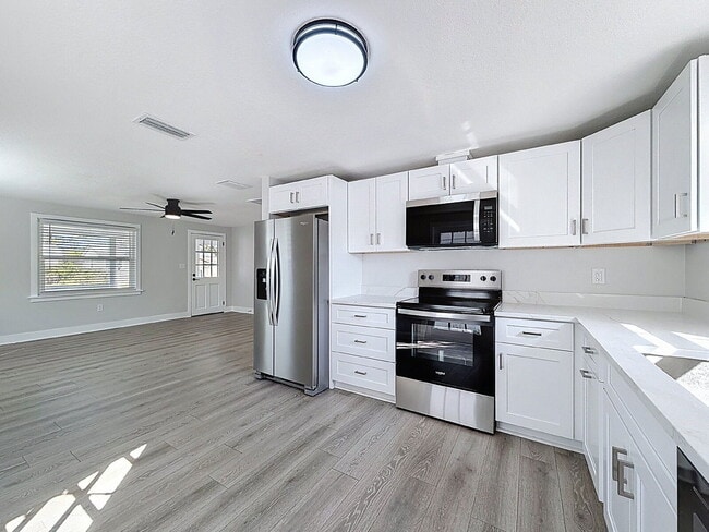 Building Photo - 768 49th Ave N