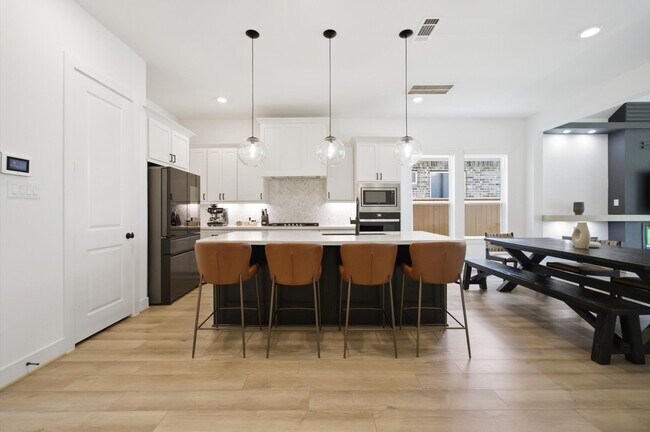 Building Photo - 8115 Fenway Hts Dr