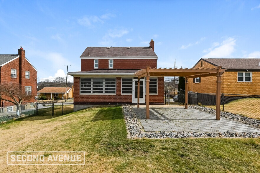 Building Photo - 1254 Edgewood Dr