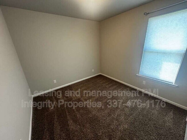 Building Photo - 115 Rue Chateau Royal Dr