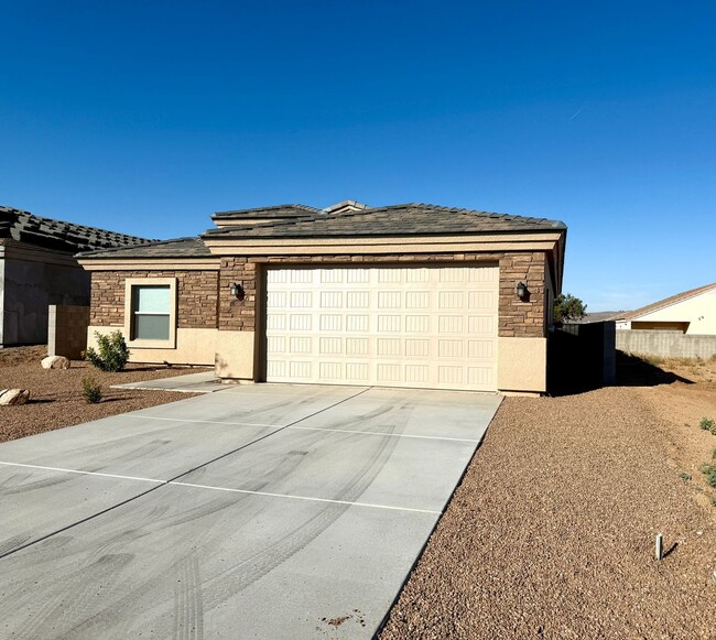 Building Photo - New 2024 Built Beautiful 3 Bedroom Home in...