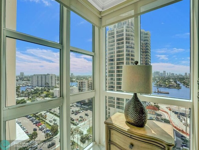 Building Photo - 101 S Fort Lauderdale Beach Blvd