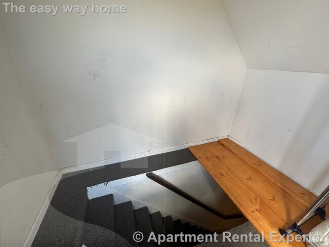 Building Photo - 4 Bishop Allen Dr