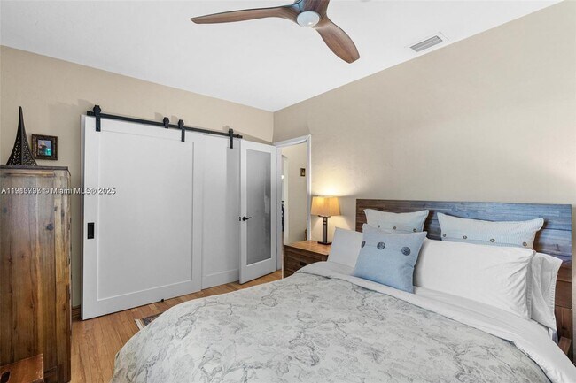 Building Photo - 2431 Overbrook St