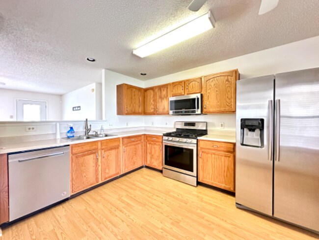 Building Photo - 9393 W Quarter Moon Dr