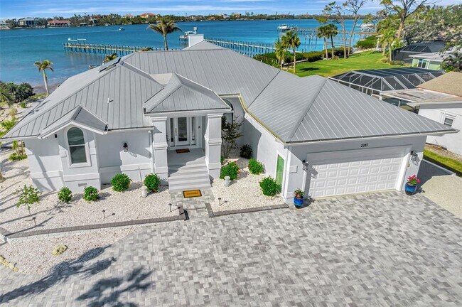Primary Photo - 2287 Bayshore Rd