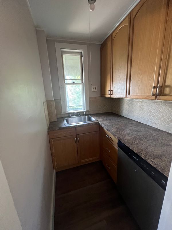 Building Photo - 3 Lussier St