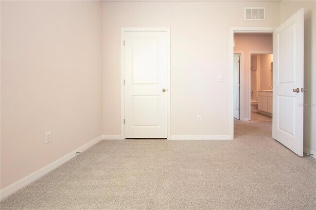 Building Photo - 3513 Hilltop Cir