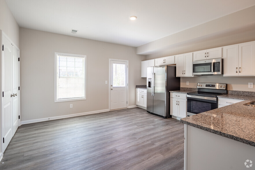 3BR, 2.5BA - 1,480SF - Kitchen - Greystone Townhomes