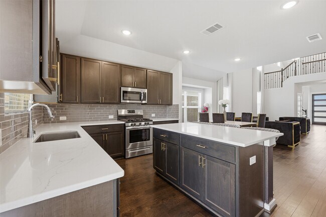 Building Photo - 7415 Casuna Ln