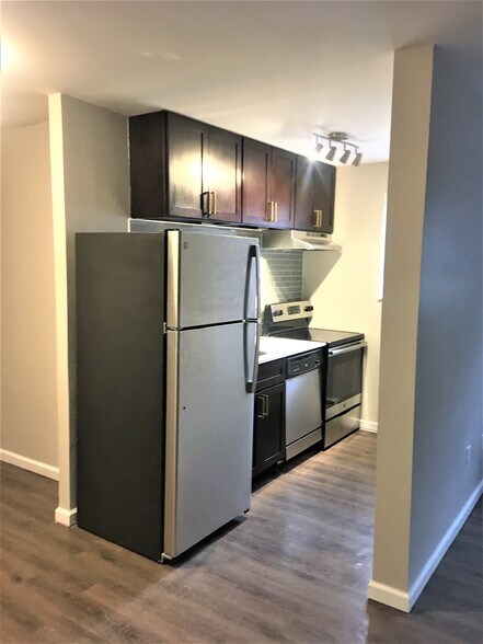 1B -KITCHEN - The Pearl Apartments