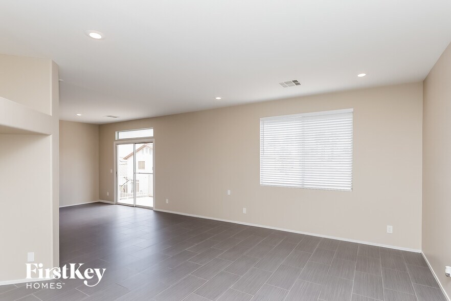 Building Photo - 9964 S Trailing Vine St