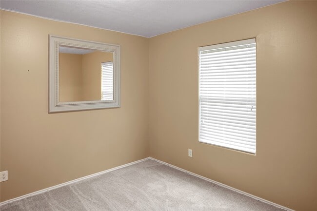 Building Photo - 1006 Stillgate Ct