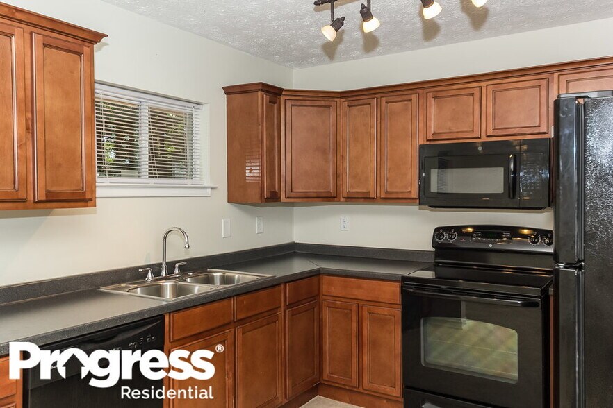 Building Photo - 3671 Larkspur Terrace