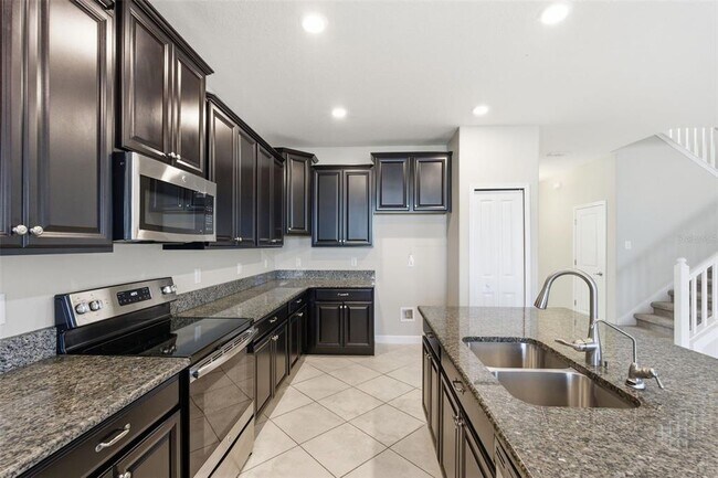 Building Photo - 11014 Little Blue Heron Dr