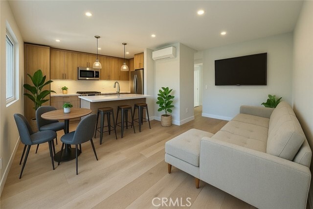 Primary Photo - 1034 Grant St