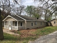 Building Photo - 624 N Wright St
