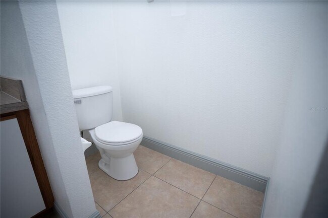 Building Photo - 546 Bloomingdale Dr