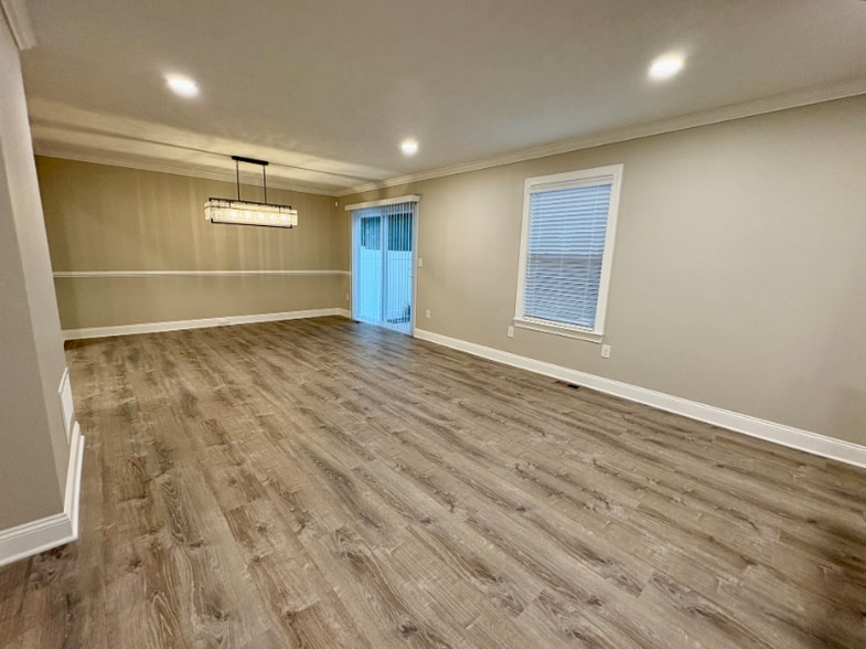 Building Photo - 1149 Old Farm Rd