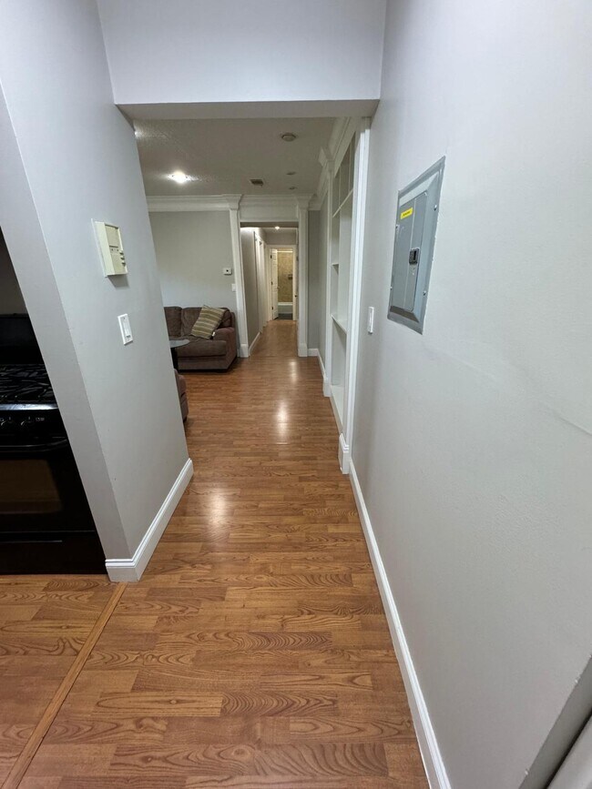 Building Photo - 38K Shrewsbury Green Dr