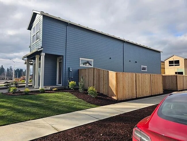 Building Photo - 1731 NE Waterfront St