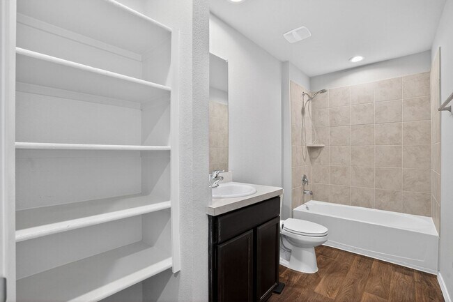 Building Photo - Beautiful 4 Bed Home in Mill Creek Estates | Open Floor Plan + Appliances Included!