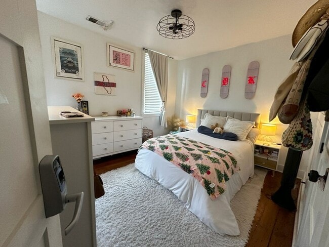 Building Photo - 10C - Coming Street