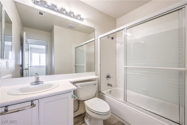 Building Photo - 1851 Vista Pointe Ave