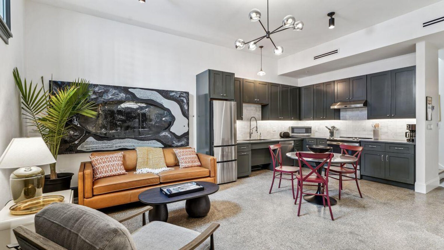 Building Photo - 310 N Rampart St