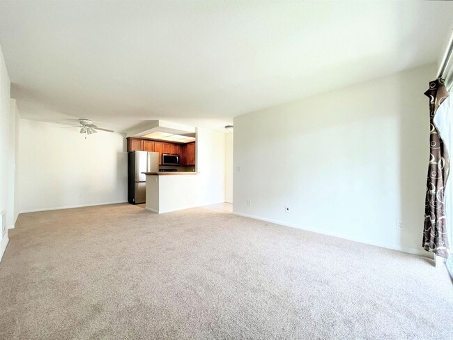 Building Photo - Upper Level Condo in Gated Arbor Hill!