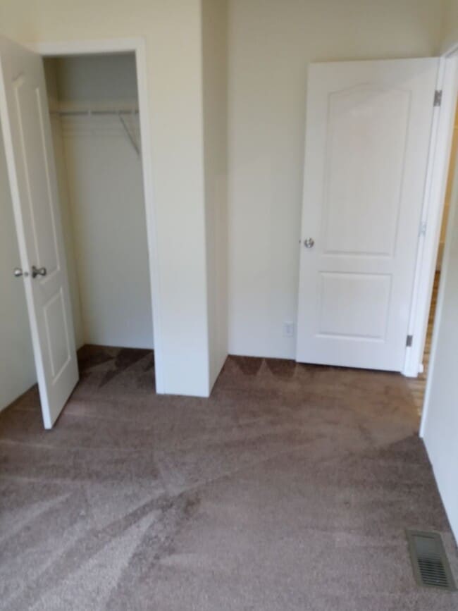 Building Photo - 3bd/2 bath Mobile Home Available now!