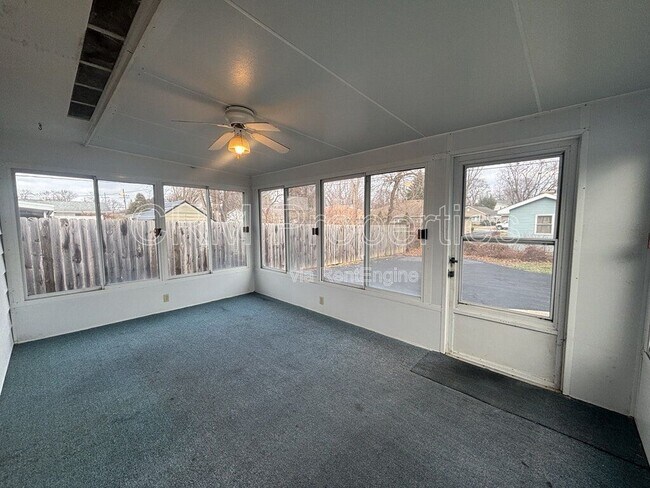 Building Photo - 202 Lody Ln