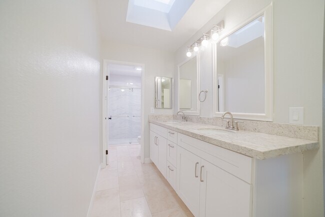 Building Photo - 1811 Autumn Pl