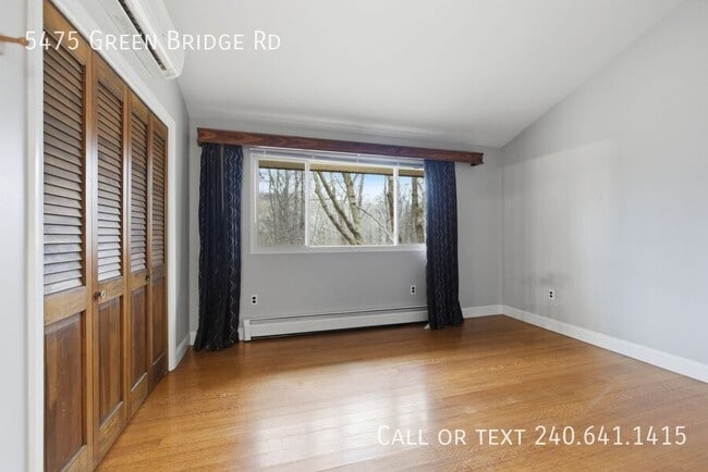 Building Photo - 5475 Green Bridge Rd