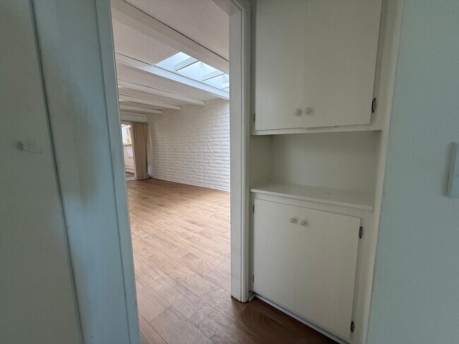 Building Photo - Large and bright condo in the Grossmont Vi...