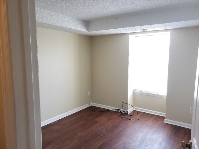 Building Photo - 9510 Shannon Green Dr