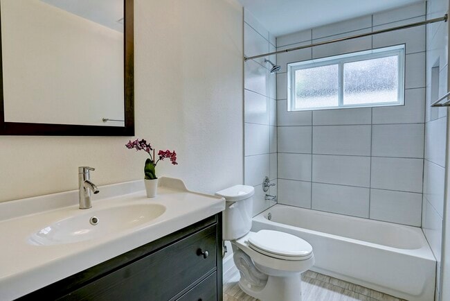 Building Photo - 13819 Starhill Ct