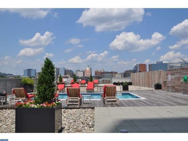 9th floor pool - 105 Christina Landing Dr