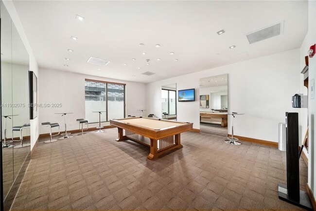 Building Photo - 1050 Brickell Ave