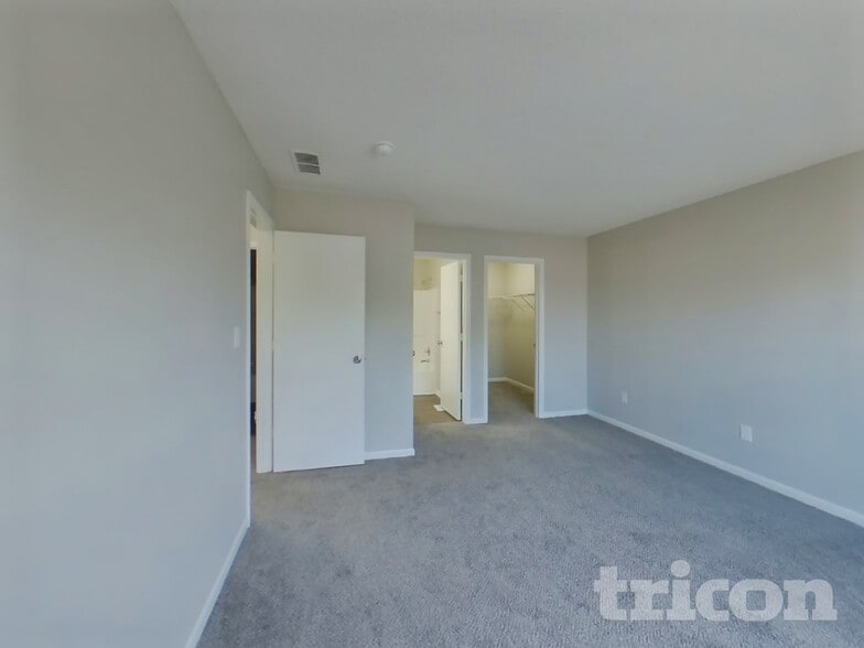 Building Photo - 4249 Village Bend Dr